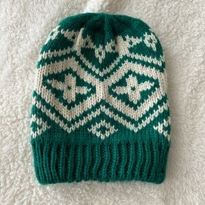 Old Navy Green and Cream Knit Winter Beanie